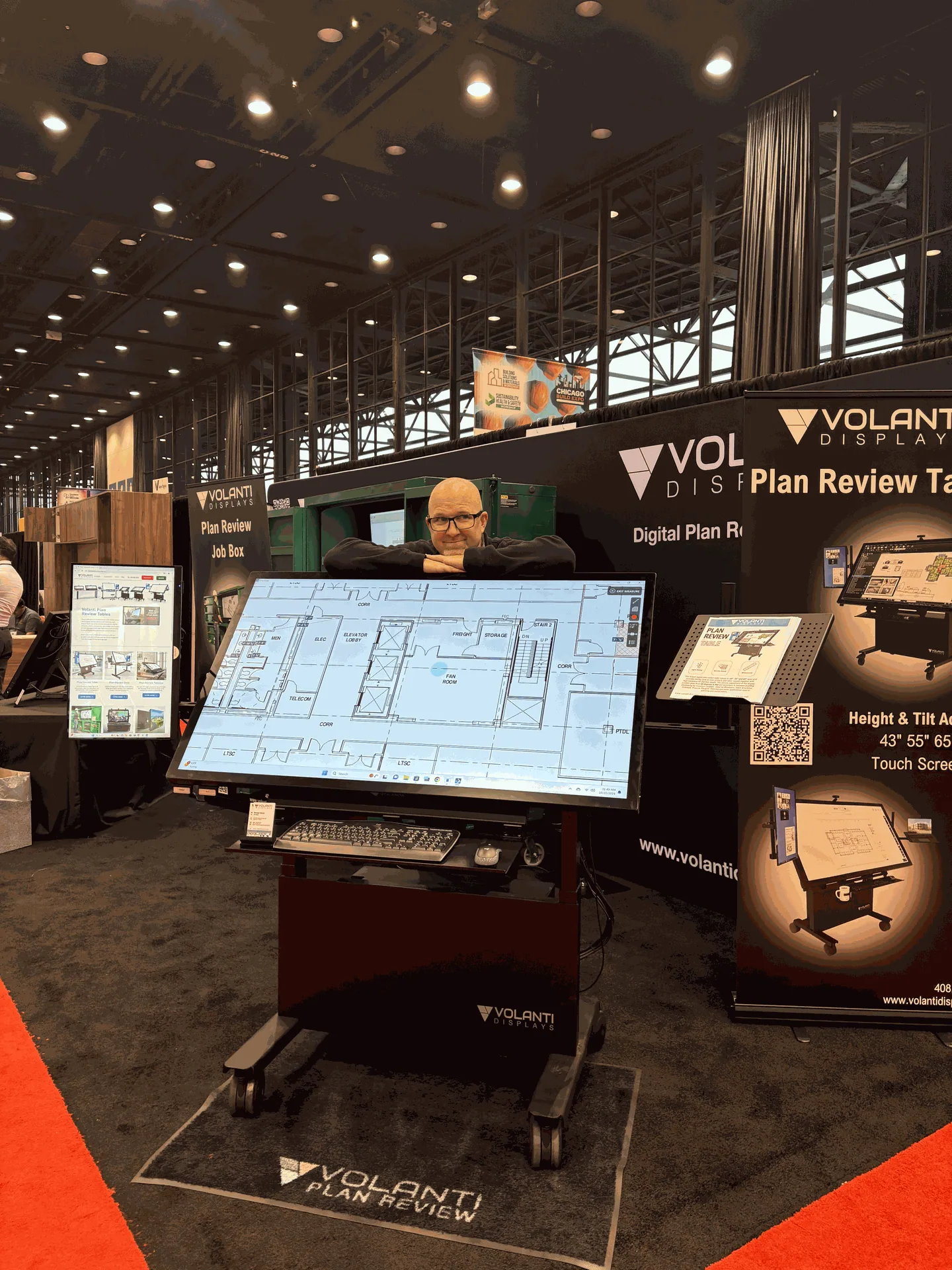 Volanti Displays plan review products at trade event 12